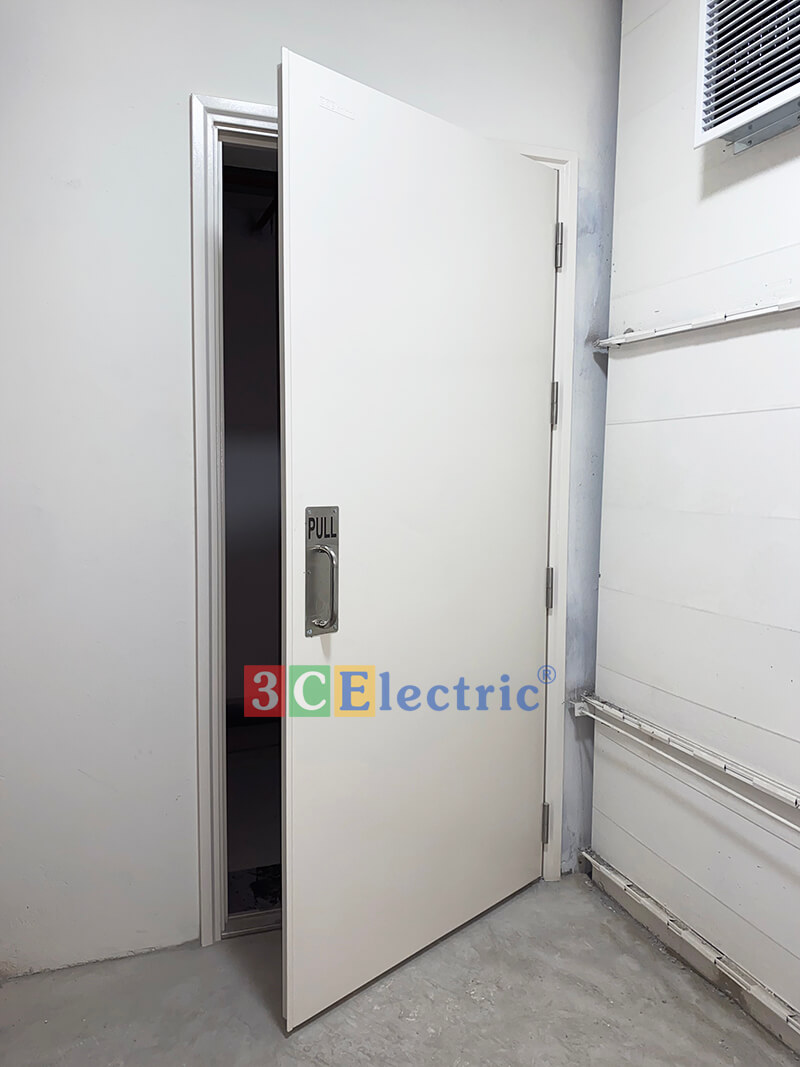 Cửa thép chống cháy lắp tại chung cư