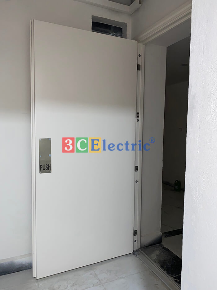 Cửa thép chống cháy lắp tay đẩy push pull