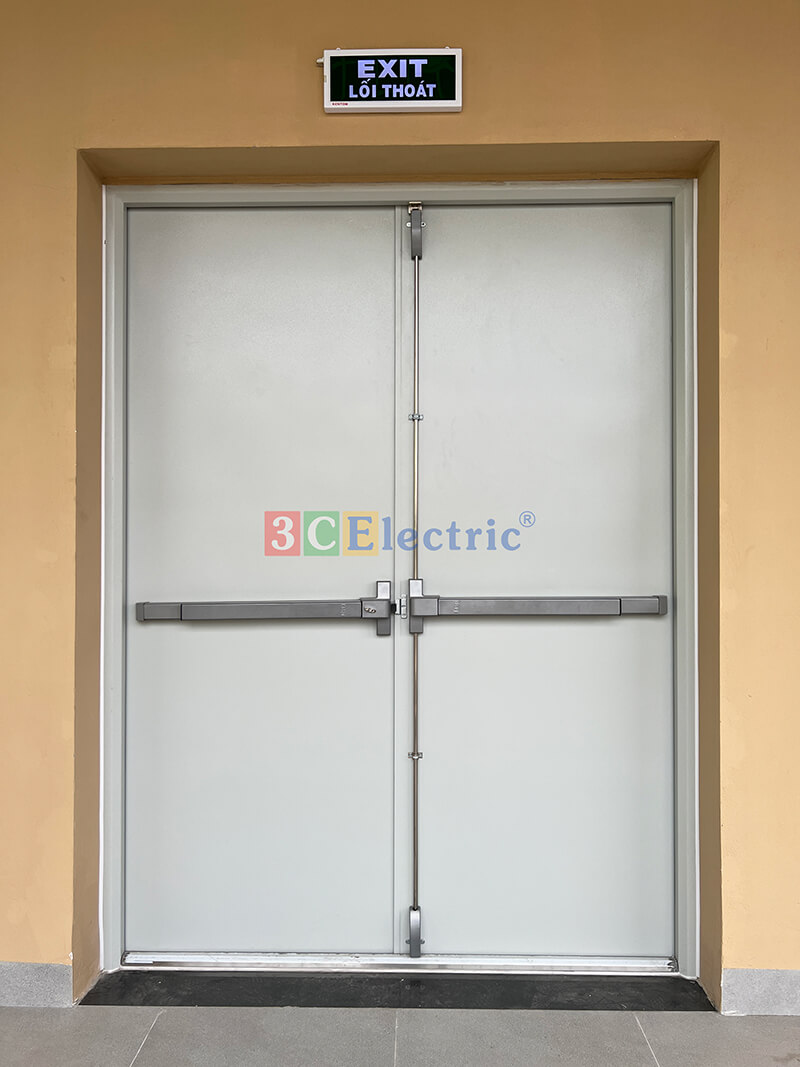 cửa thoát hiểm cho trường học cửa thoát hiểm cho trường học